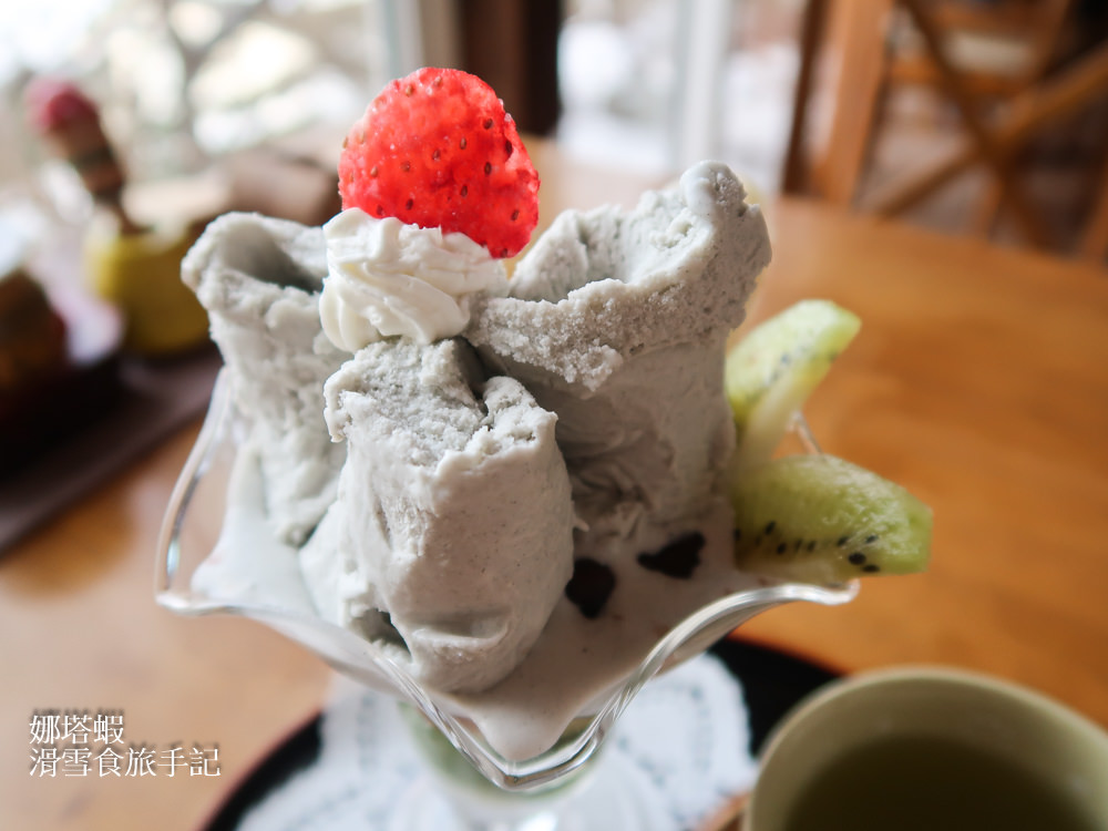 函館美食︱八幡坂百年老屋建築「茶房 菊泉」美味甜點聖代