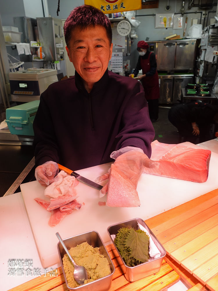 大阪黑門市場必吃美食︱黑銀金槍魚店,大口吃頂級黑鮪魚 - 第3張圖 大阪黑門市場必吃美食_黑銀金槍魚店,大口吃頂級黑鮪魚