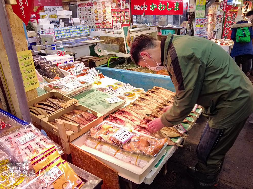 小樽三角市場&滝波食堂，大口吃海鮮丼、帝王蟹、海膽、鮭魚卵