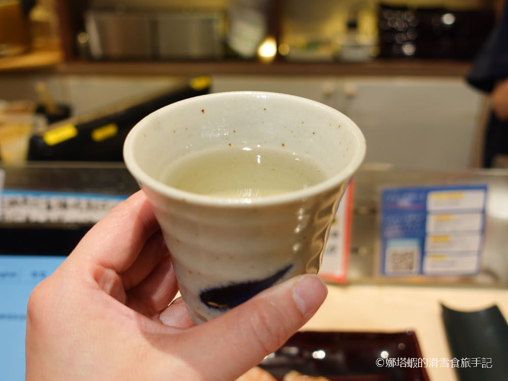 新千歲機場必吃美食！五十七番寿し立食壽司排隊名店