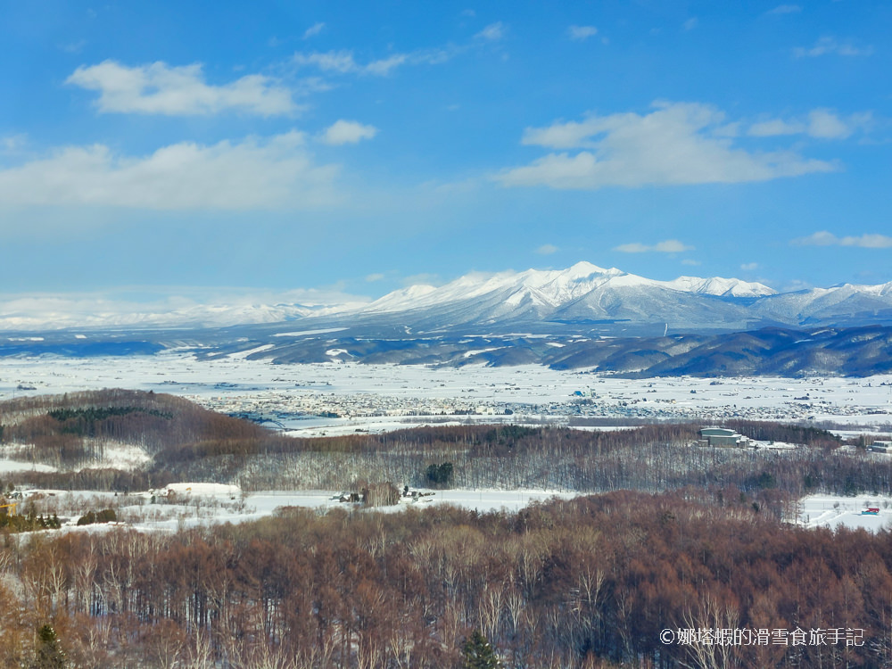 富良野秘密美食景點，欣賞群山環繞絕景，品味美味多汁的漢堡