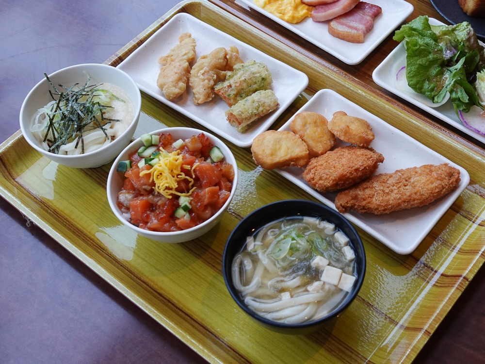 星野Tomamu渡假村「森林餐廳」早晨夜晚都夢幻！牛排、干貝吃到飽！