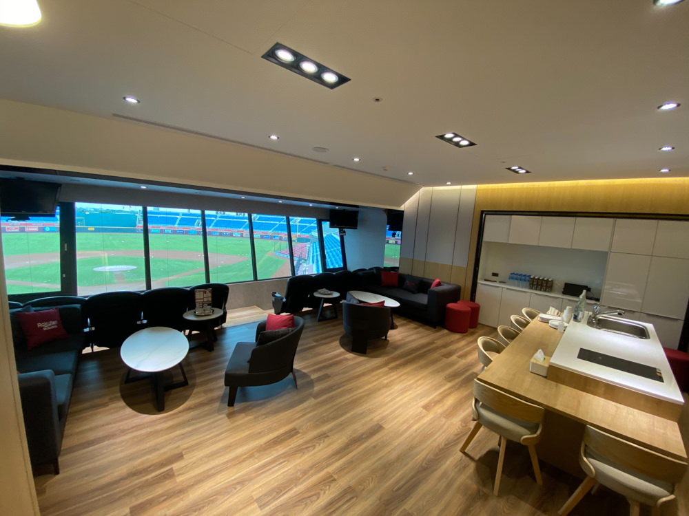 桃園棒球場品酒會!VIP包廂看球賽、品飲日本會津若松的清酒! - 第2張圖 桃園棒球場品酒會!VIP包廂看球賽、品飲會津若松的清酒!