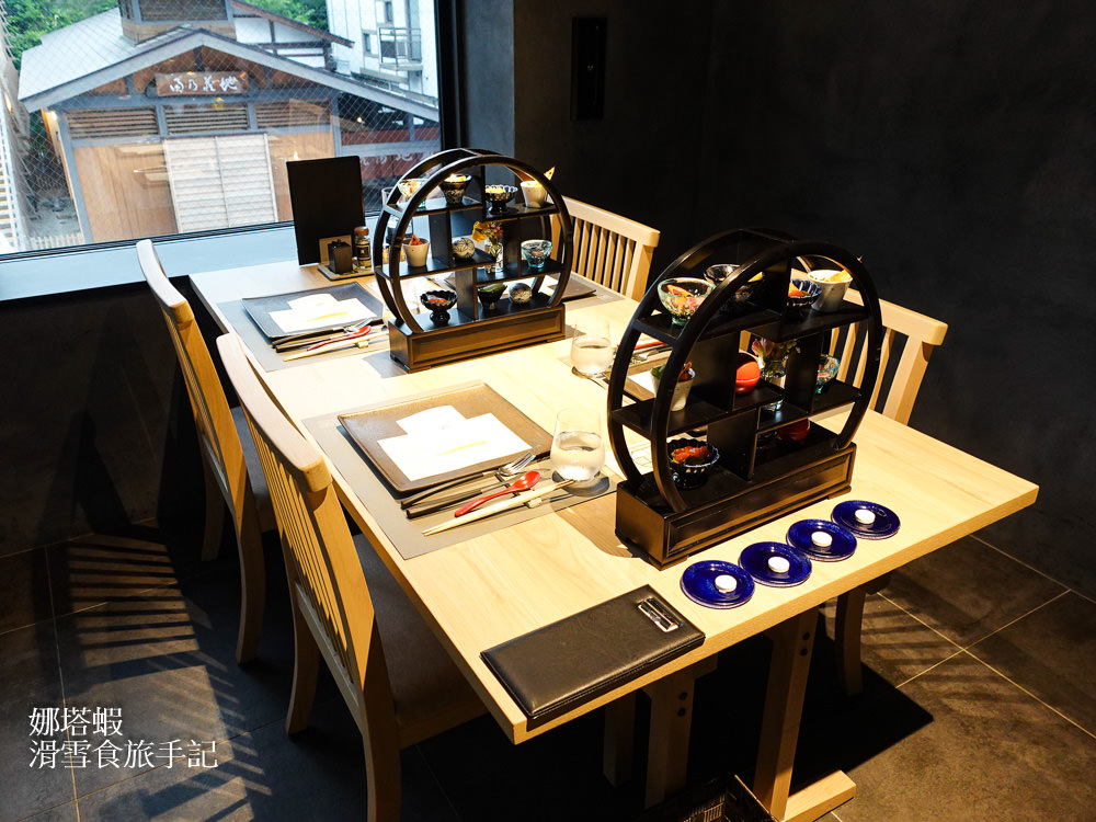 草津溫泉「裏草津蕩TOU旅館」燈璃餐廳，和洋風格融合的美味早、晚餐