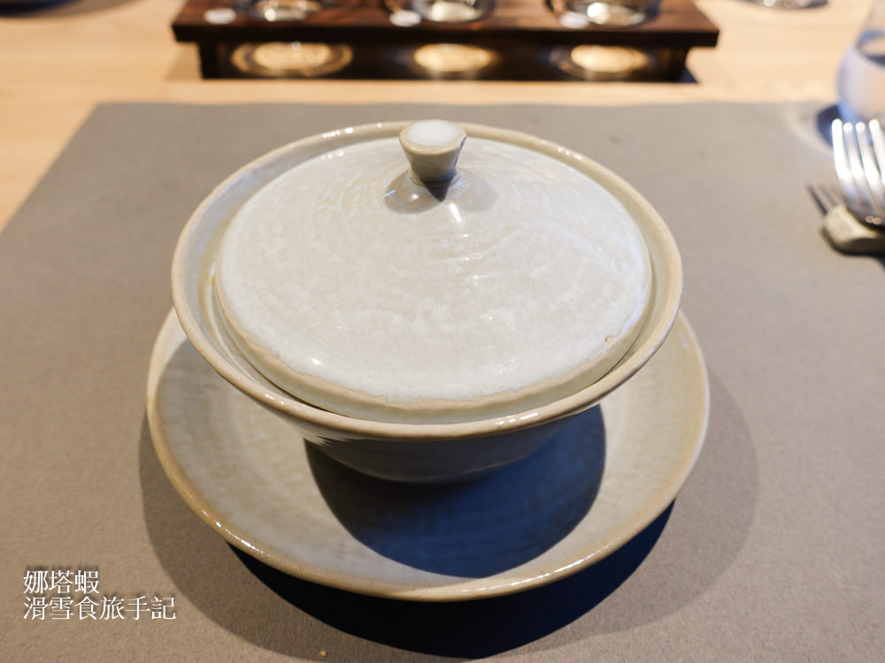 草津溫泉「裏草津蕩TOU旅館」燈璃餐廳，和洋風格融合的美味早、晚餐