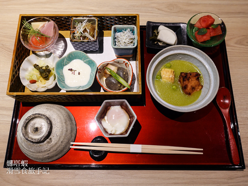 草津溫泉「裏草津蕩TOU旅館」燈璃餐廳，和洋風格融合的美味早、晚餐