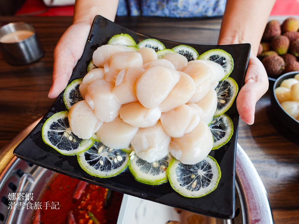 肉控和海鮮控必看！辛巴適麻辣鍋吃到飽，和牛、牛舌、天使紅蝦，壽星加碼送干貝