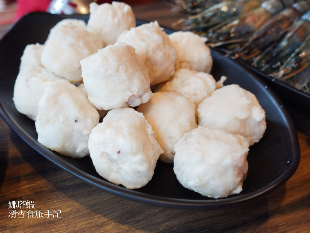 肉控和海鮮控必看！辛巴適麻辣鍋吃到飽，和牛、牛舌、天使紅蝦，壽星加碼送干貝