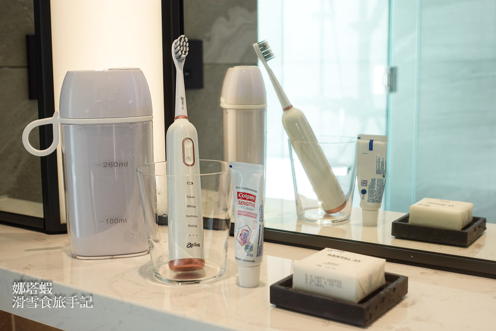 Arlink 亮白音波電動牙刷使用心得︱輕巧方便旅行攜帶、自動風乾殺菌，5大優點推薦給你