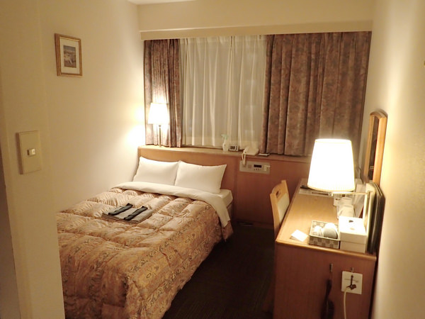 【日本岡山住宿推薦】高CP值Hotel Maira瑪麗亞飯店，DHC保養品、免費早餐、岡山車站步行8分鐘