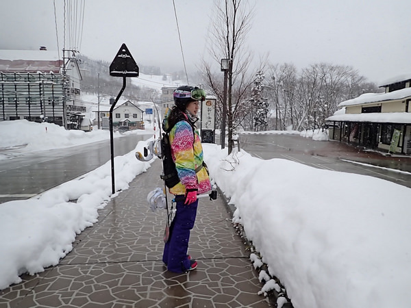 【滑雪裝備開箱】Snowboarder不可缺的好幫手-BURTON AK後背包 