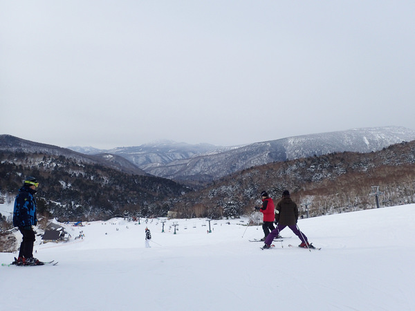 【日本滑雪．群馬】萬座溫泉滑雪場，坐擁雄偉群山風光