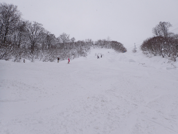 【日本滑雪．新潟】上越國際滑雪場，214個東京巨蛋一樣大的滑雪場！(茶屋紅豆湯)