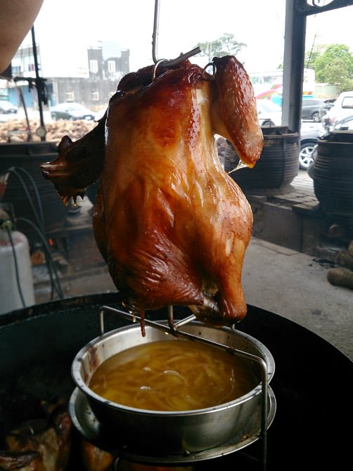 【宜蘭美食】五結番割田甕缸雞，古法甕烤、皮脆肉多汁