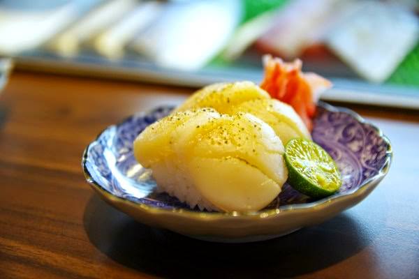 【台中美食】二訪京岐壽司之「京岐四超人丼」-炙燒干貝
