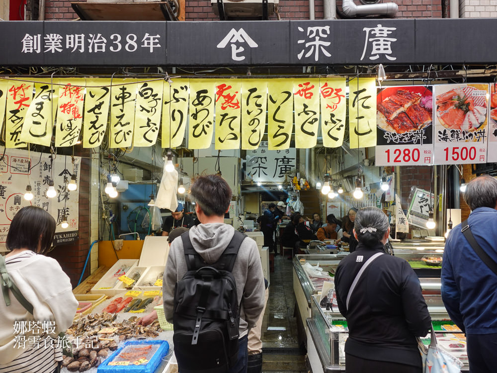 大阪黑門市場︱2023必吃美食攻略，大口吃生魚片、海鮮丼、海膽、烤鰻魚！