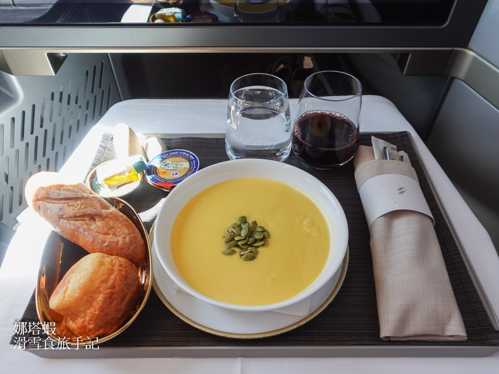 星宇航空A350-900商務艙再次開箱_台北新加坡來回餐點調酒詳細記錄