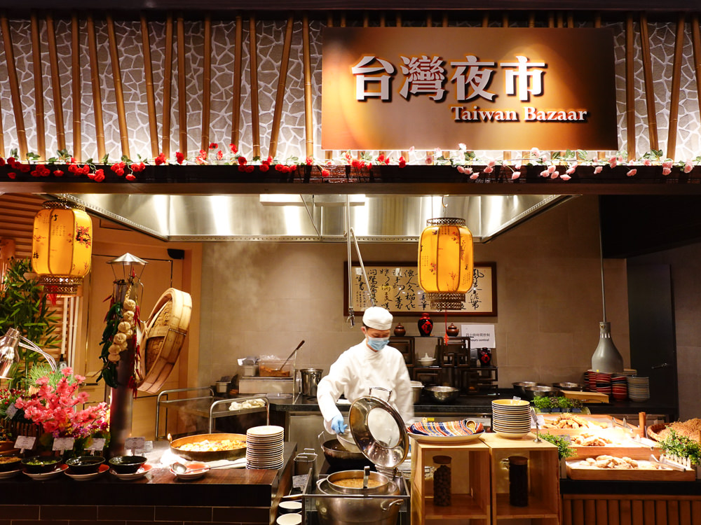 澳門自由行 DAY 2︱高奢精品「老佛爺酒店」、大三巴牌坊、盧家大屋、葡式蛋塔連發、上葡京「自助山」龍蝦吃到飽