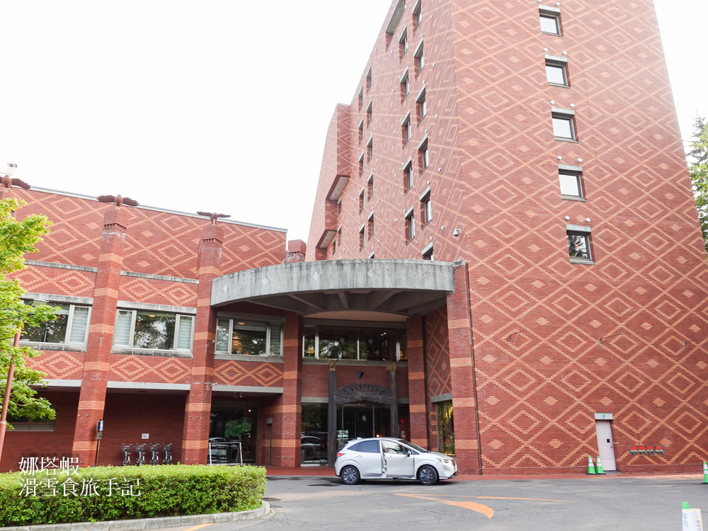 北海道十勝2天1夜小旅行超好玩_絕美庭園_美味甜點&麵包_享受溫泉飯店_馬車酒吧兜風