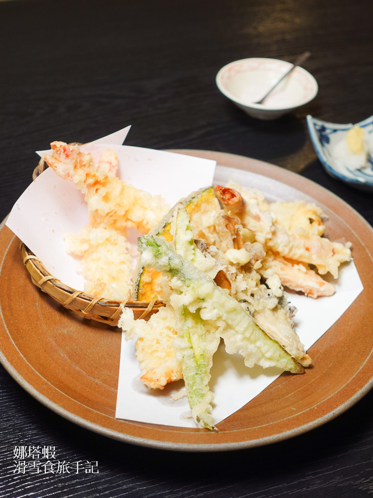 旭川美食「天金本店」居酒屋，推薦必點海膽涮涮鍋、雙色烤鰻魚、鄉土天婦羅，有包廂