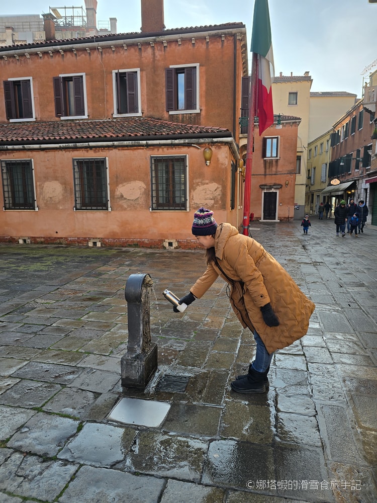 保溫瓶推薦_帶著鈦工坊袋鼠瓶去旅行_義大利篇_雙層真空保溫保冷_二代升級提把拎著走好便利