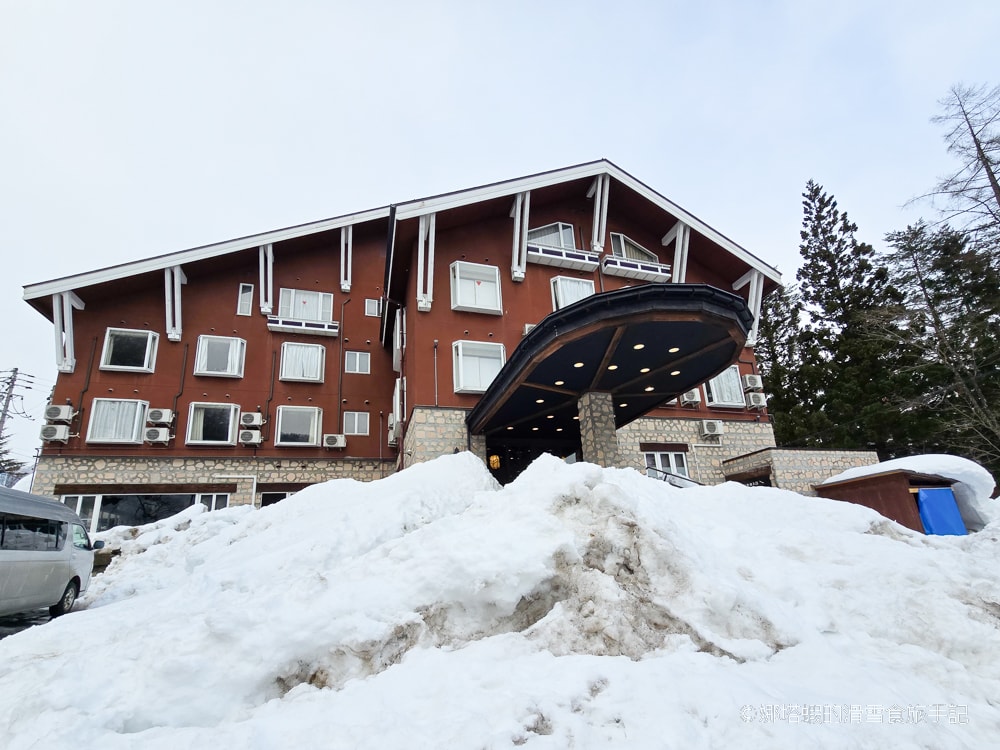 白馬五龍滑雪場住宿_亞貝斯特白馬度假村飯店_雪場步行3分鐘_有溫泉和停車場