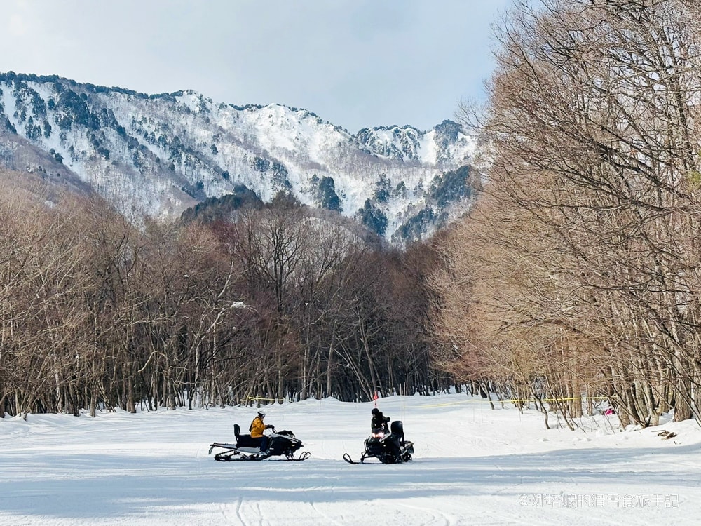 白馬爺岳滑雪場攻略_推薦滑雪新手練功_鄰近溫泉鄉_雪地摩托車穿梭樹林超刺激
