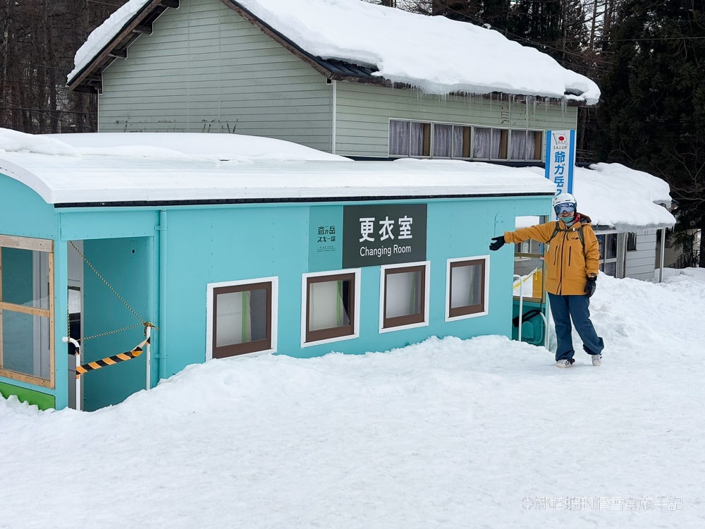 白馬爺岳滑雪場攻略_推薦滑雪新手練功_鄰近溫泉鄉_雪地摩托車穿梭樹林超刺激