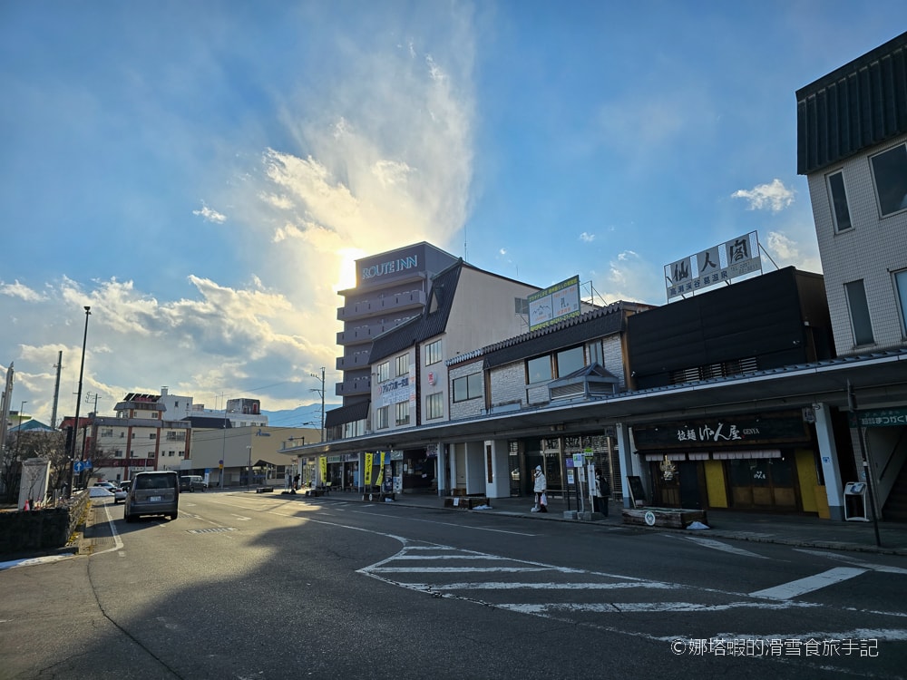 白馬爺岳滑雪場攻略_推薦滑雪新手練功_鄰近溫泉鄉_雪地摩托車穿梭樹林超刺激
