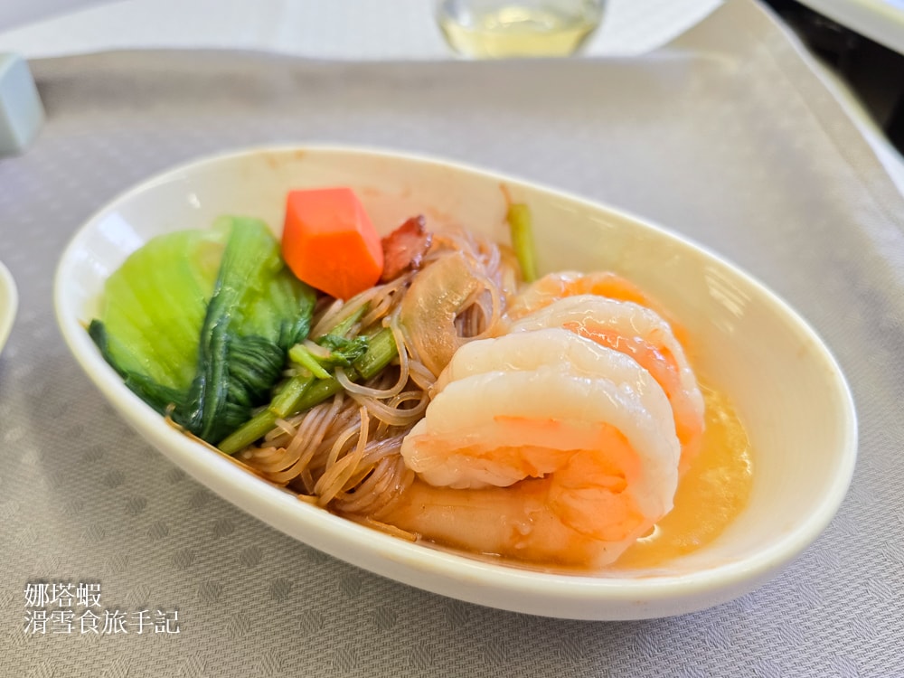 長榮航空商務艙開箱_倫敦直飛台灣BR0068-皇璽桂冠艙躺著飛(777-300ER)