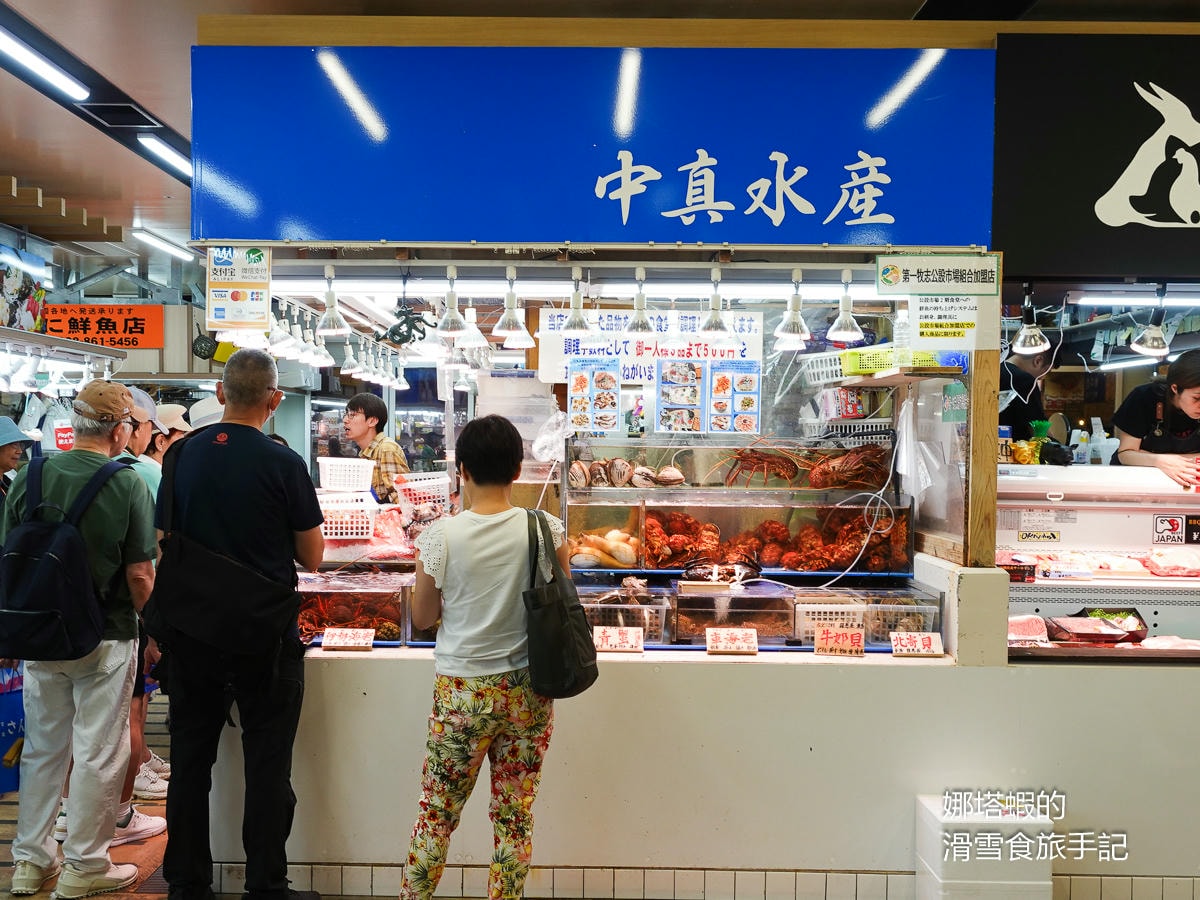 沖繩景點推薦︱好逛又好吃的「第一牧志公設市場」，大吃石垣牛、阿古豬和海鮮！