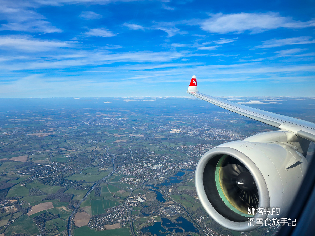 日內瓦機場住宿推薦-日內瓦智選假日飯店(Holiday Inn Express),免費機場接駁車、免費早餐 - 第17張圖 瑞士航空商務艙心得_香檳搭配瑞士巧克力真不賴