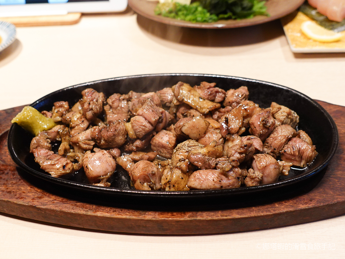福岡居酒屋推薦「爐端あほう鳥 中洲店」,道地牛腸鍋與雞肉刺身料理 - 第8張圖 福岡居酒屋推薦「爐端あほう鳥 中洲店」,道地牛腸鍋與生雞肉料理