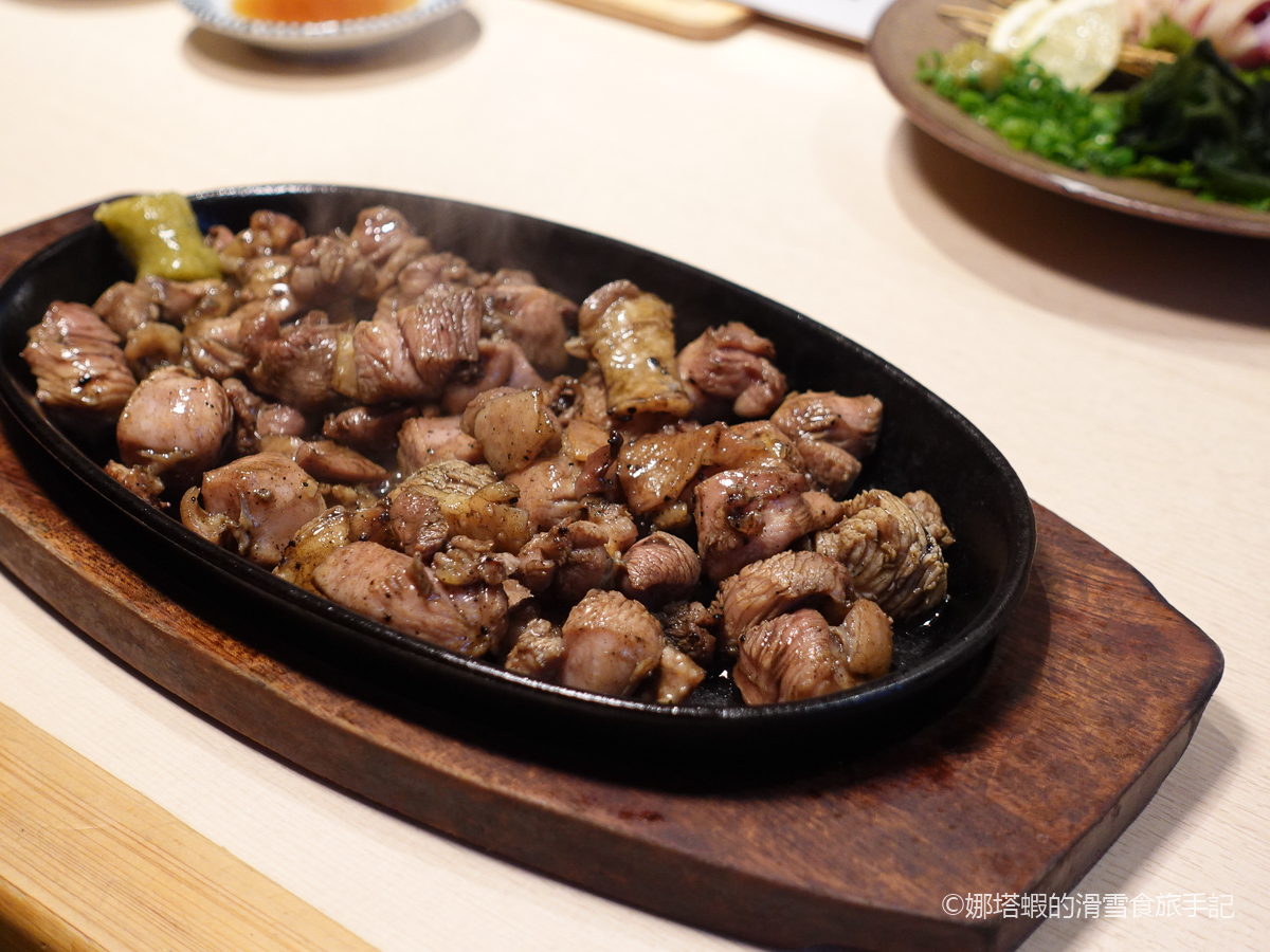 福岡居酒屋推薦「爐端あほう鳥 中洲店」,道地牛腸鍋與雞肉刺身料理 - 第9張圖 福岡居酒屋推薦「爐端あほう鳥 中洲店」,道地牛腸鍋與生雞肉料理