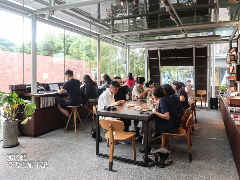 「王大閎書軒DH Café」北美館旁的玻璃書屋咖啡
